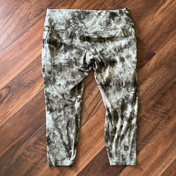 Lululemon Align crop legging Diamond Dye Light Sage Army Green size 20 - Picture 4 of 4